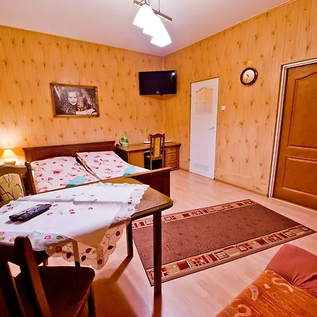 Guest house Dw Chalubinski 2 *
